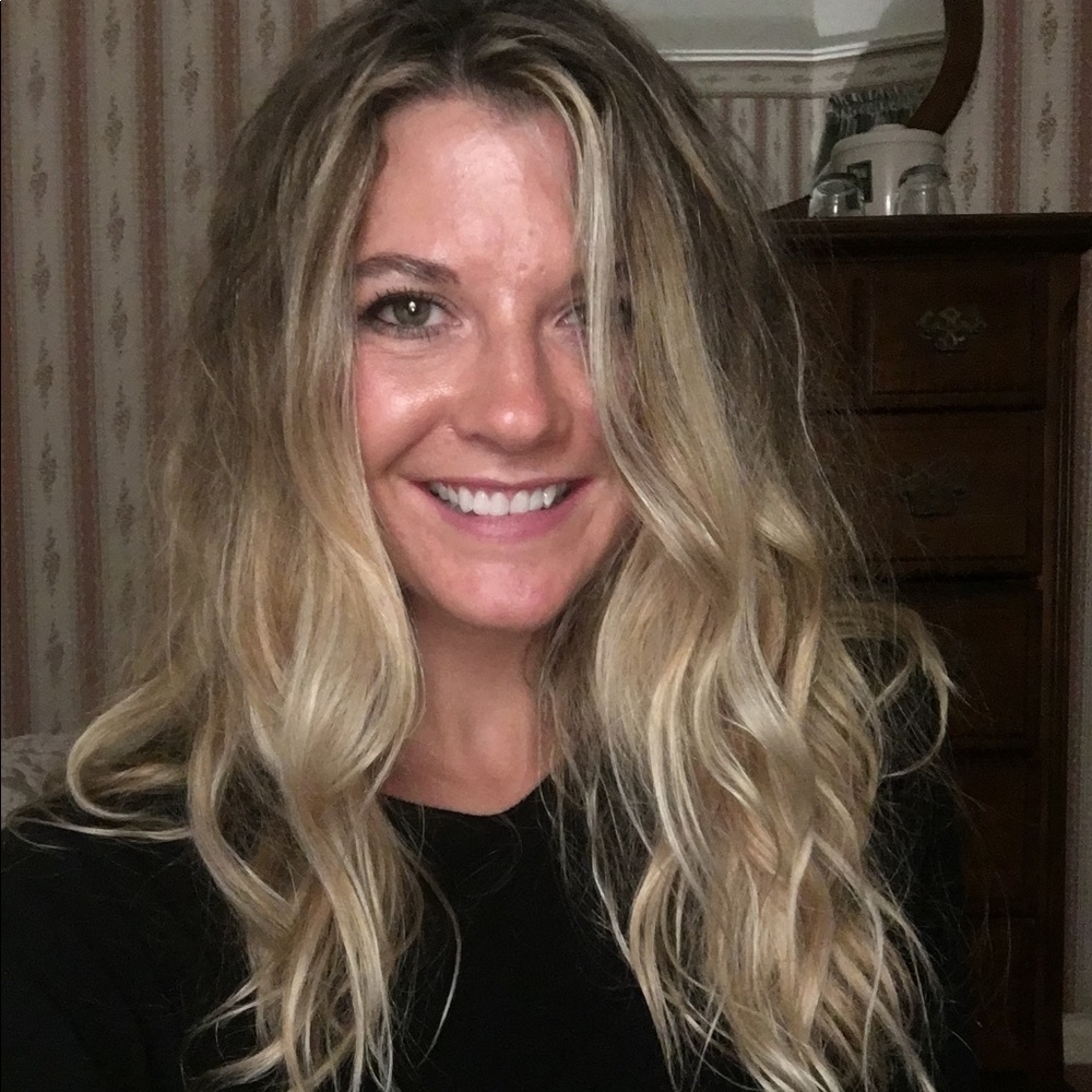 Meet your Posher, Caitlin